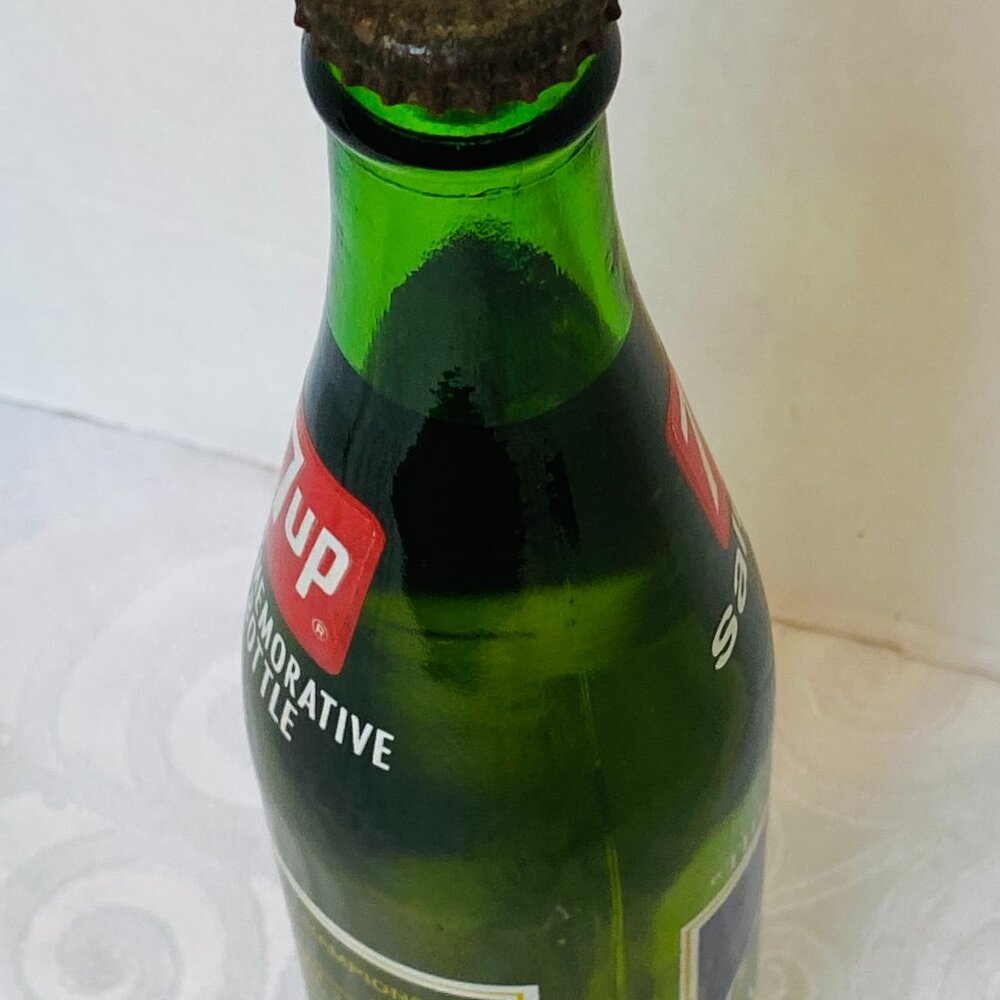 Notre Dame 1977 National Champions 7-up Commemorative Bottle Full W/Original Cap - Picture 4 of 5